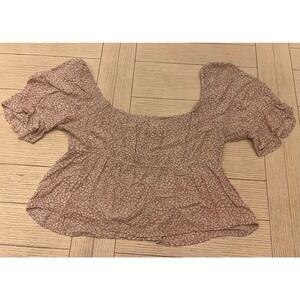 Urban Romantics rayon mauve print short ruffled sleeve crop top w/ tie at neck L